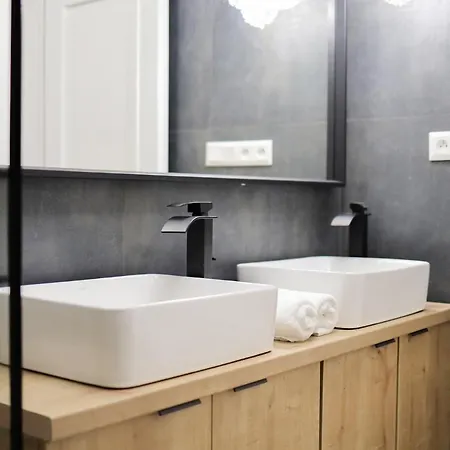 Beautiful And Stylish 2 Bedroom In The Center And In The Pedestrian Zone Appartement Bratislava