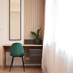 Apartman Beautiful And Stylish 2 Bedroom In The Center And In The Pedestrian Zone *